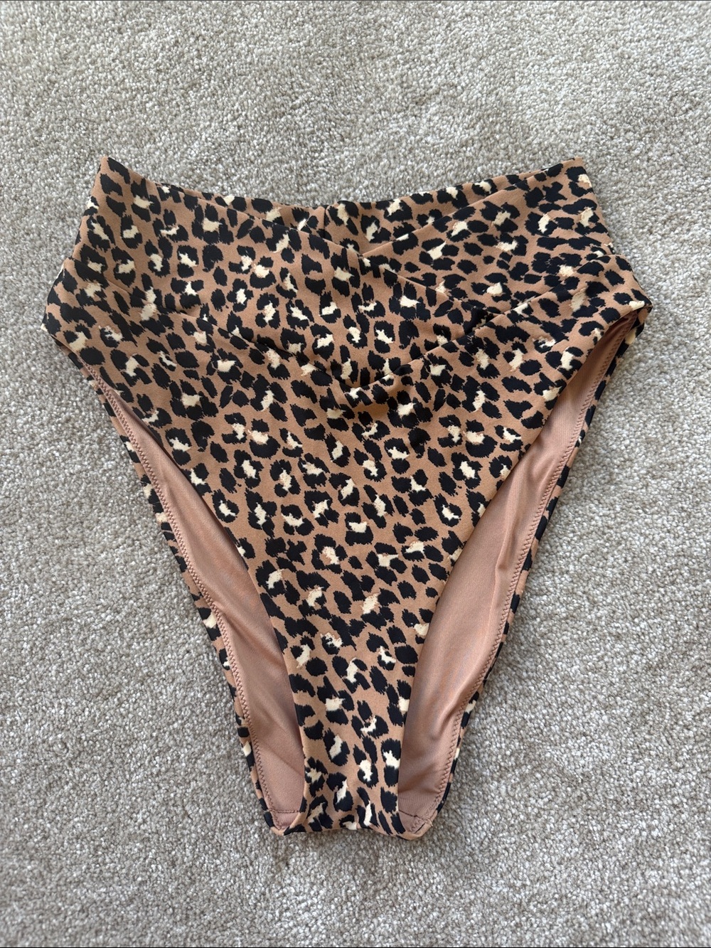 aerie High-Rise, high cut Leopard Print bikini bottom M